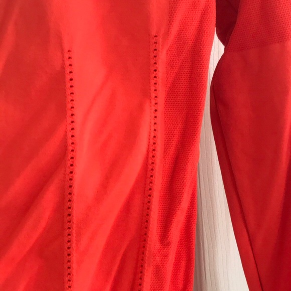 Fabletics workout shirt - Picture 4 of 4